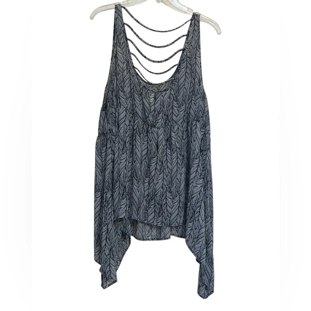 Torrid sheer, black & white, Strappy back tank. Size 2 large GUC - Picture 2 of 8